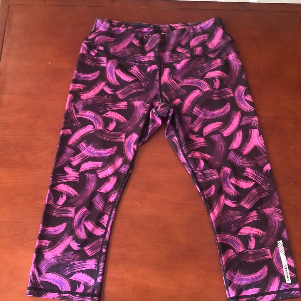 3/4 length Head leggings. Size M